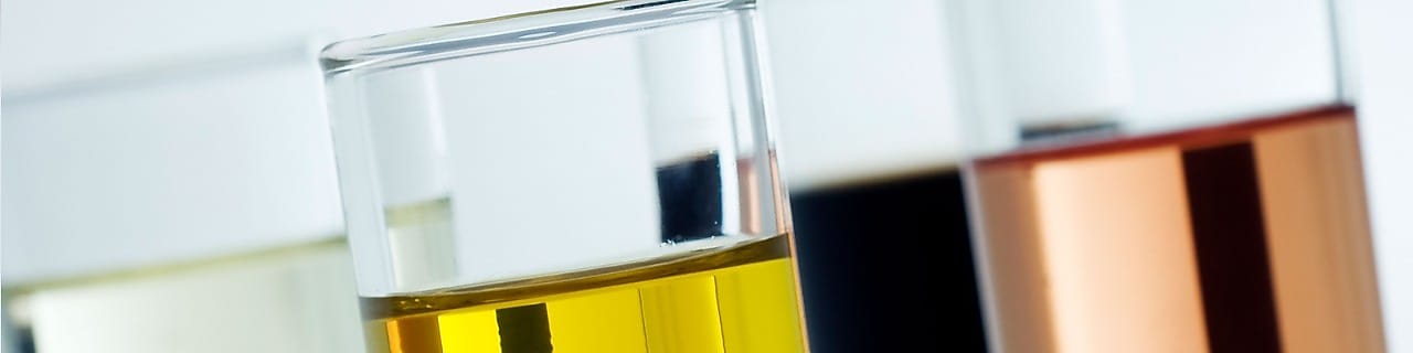 Reagenzgläser mit Öl