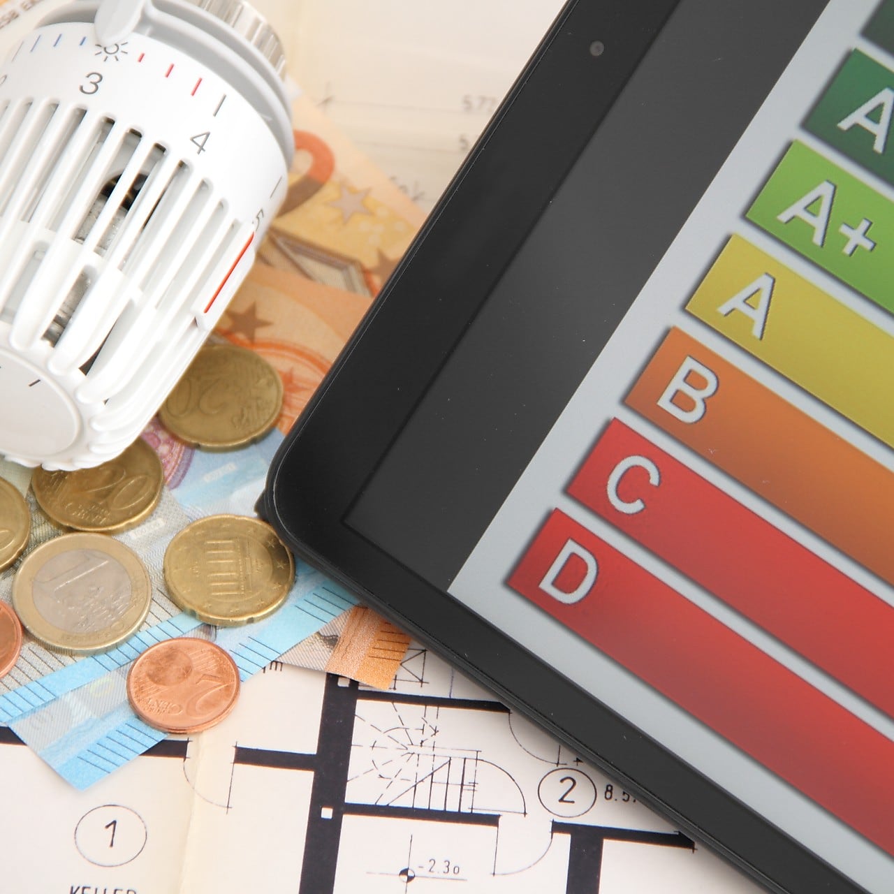 Heizungsthermostat mit Geld und Effizienzlabel