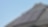 Ein modernes Dach auf dem eine Photovoltaikanlage installiert ist.