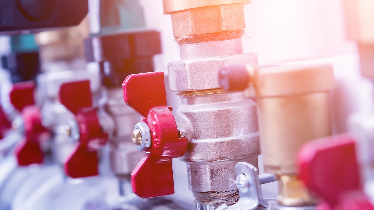 Heizungsrohr mit Ventilen