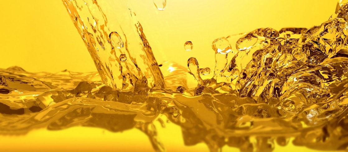 Die Oberfläche bei Heizöl, wenn es aufgefüllt wird